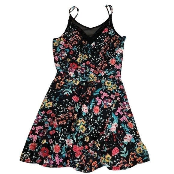 Express Floral Romper - Picture 7 of 10